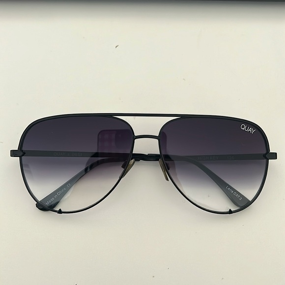 Quay x Desi Perkins HIGH KEY BLACK FADE - Picture 1 of 3